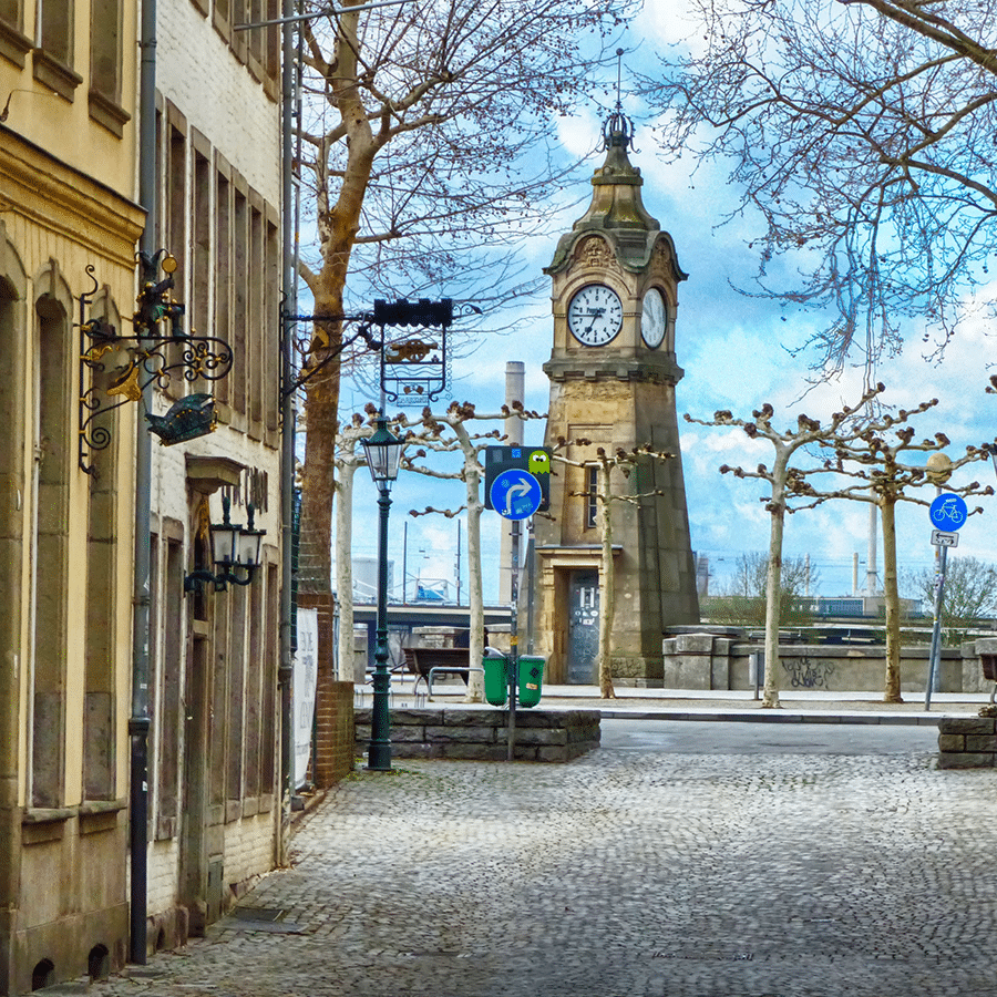 Duesseldorf rheinufer
